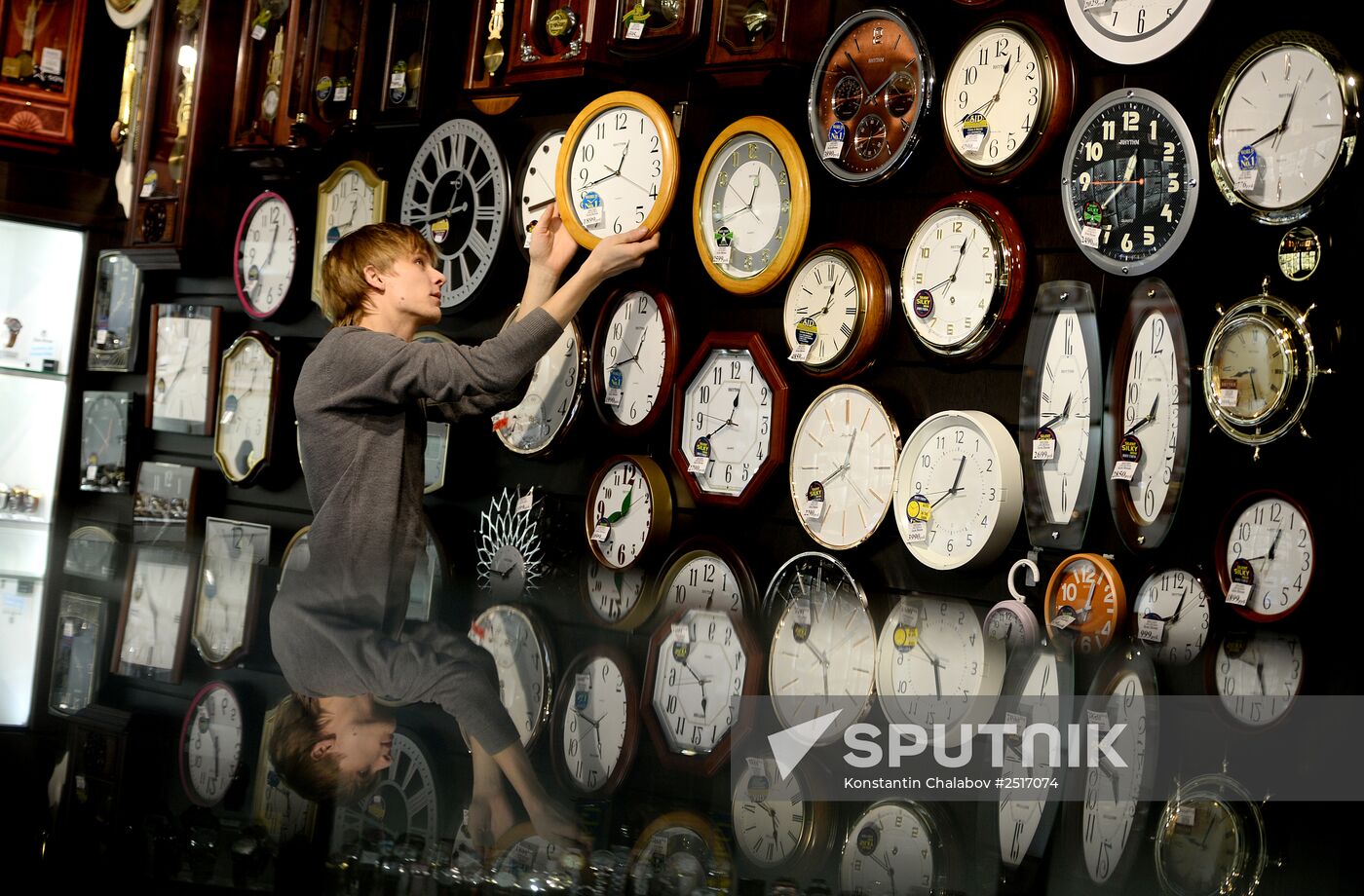 Clocks adjusted back from Summer Time across Russia