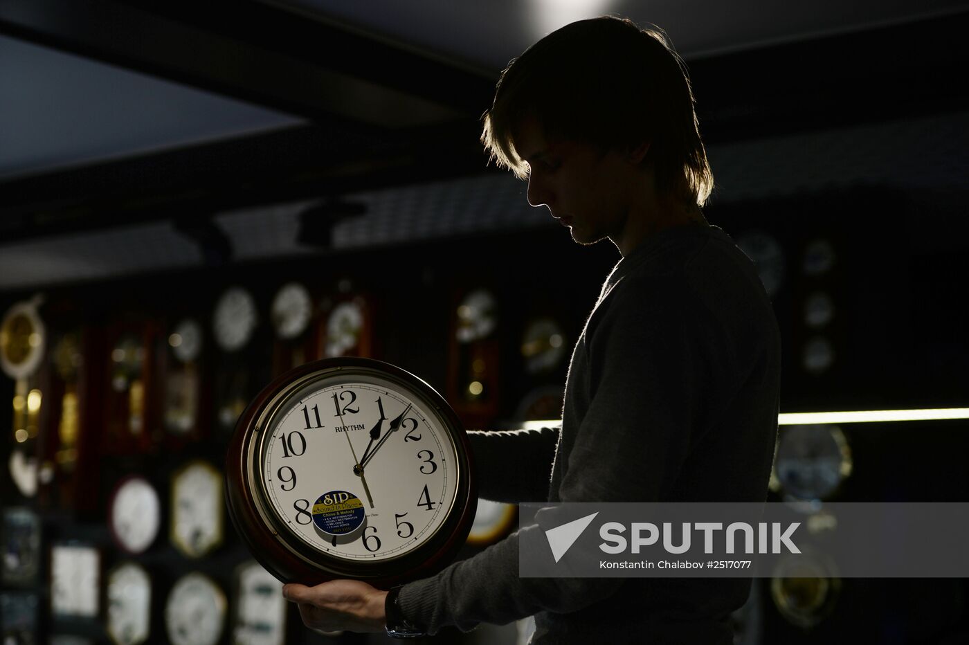 Clocks adjusted back from Summer Time across Russia