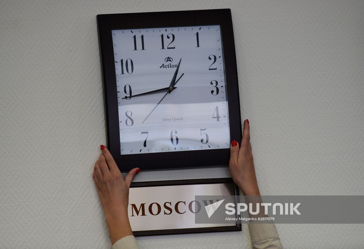 Clocks adjusted back from Summer Time across Russia