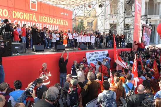 Rally organized by the Italian General Confederation of Labour