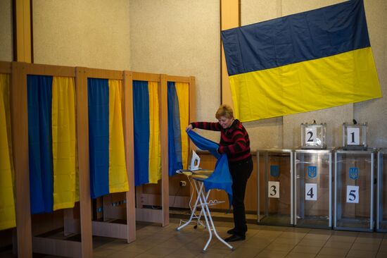Ukraine on the eve of parliamentary election