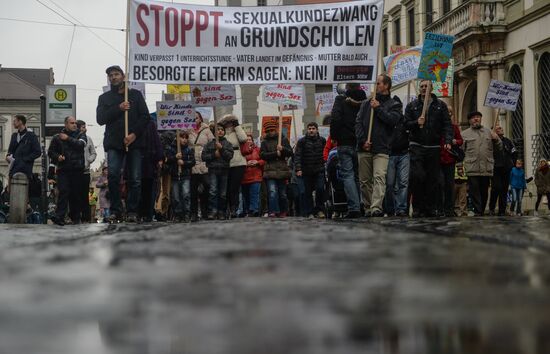 Germans march for traditional family values