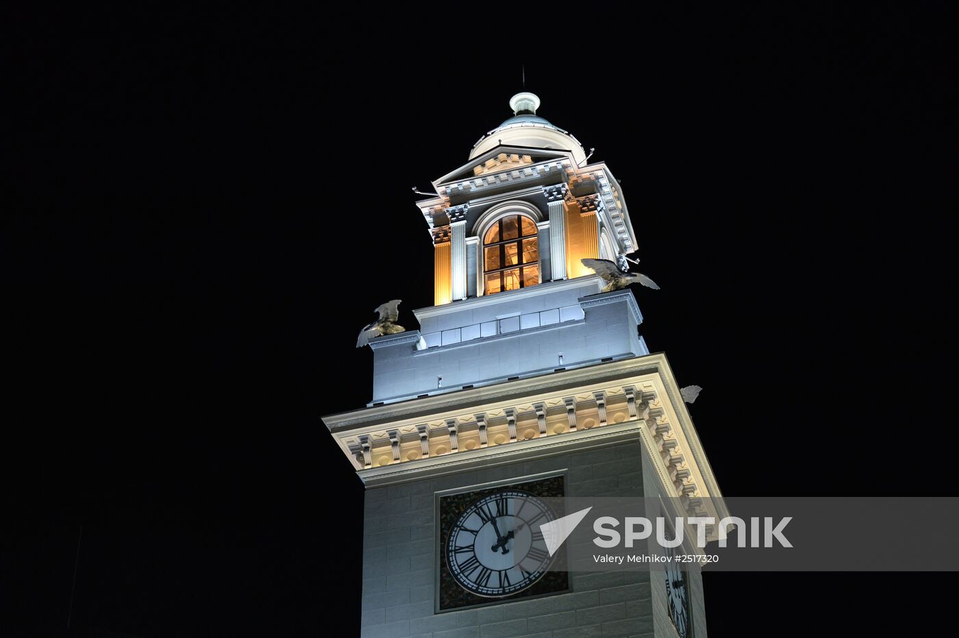 Clocks adjusted back from Summer Time across Russia