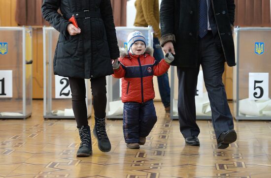 Ukraine's extraordinary parliamentary election in Ukraine's embassy in Moscow