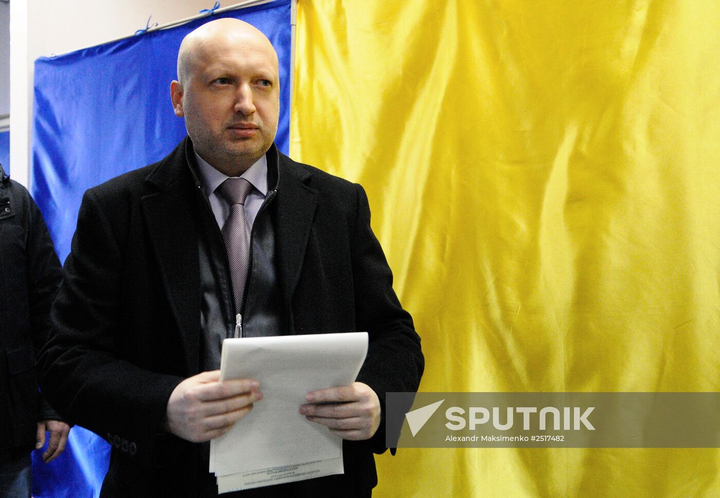 Ukraine votes in early parliamentary election