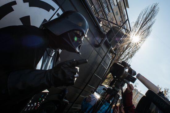 Ukraine votes in early parliamentary election