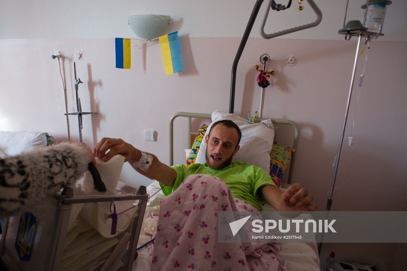 Ukraine votes in early parliamentary election