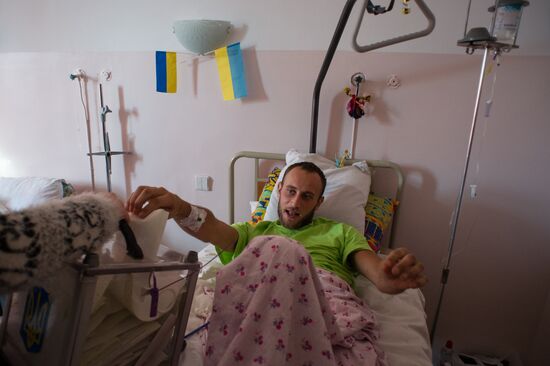 Ukraine votes in early parliamentary election