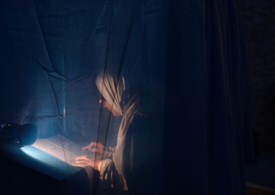 Ukraine votes in early parliamentary election