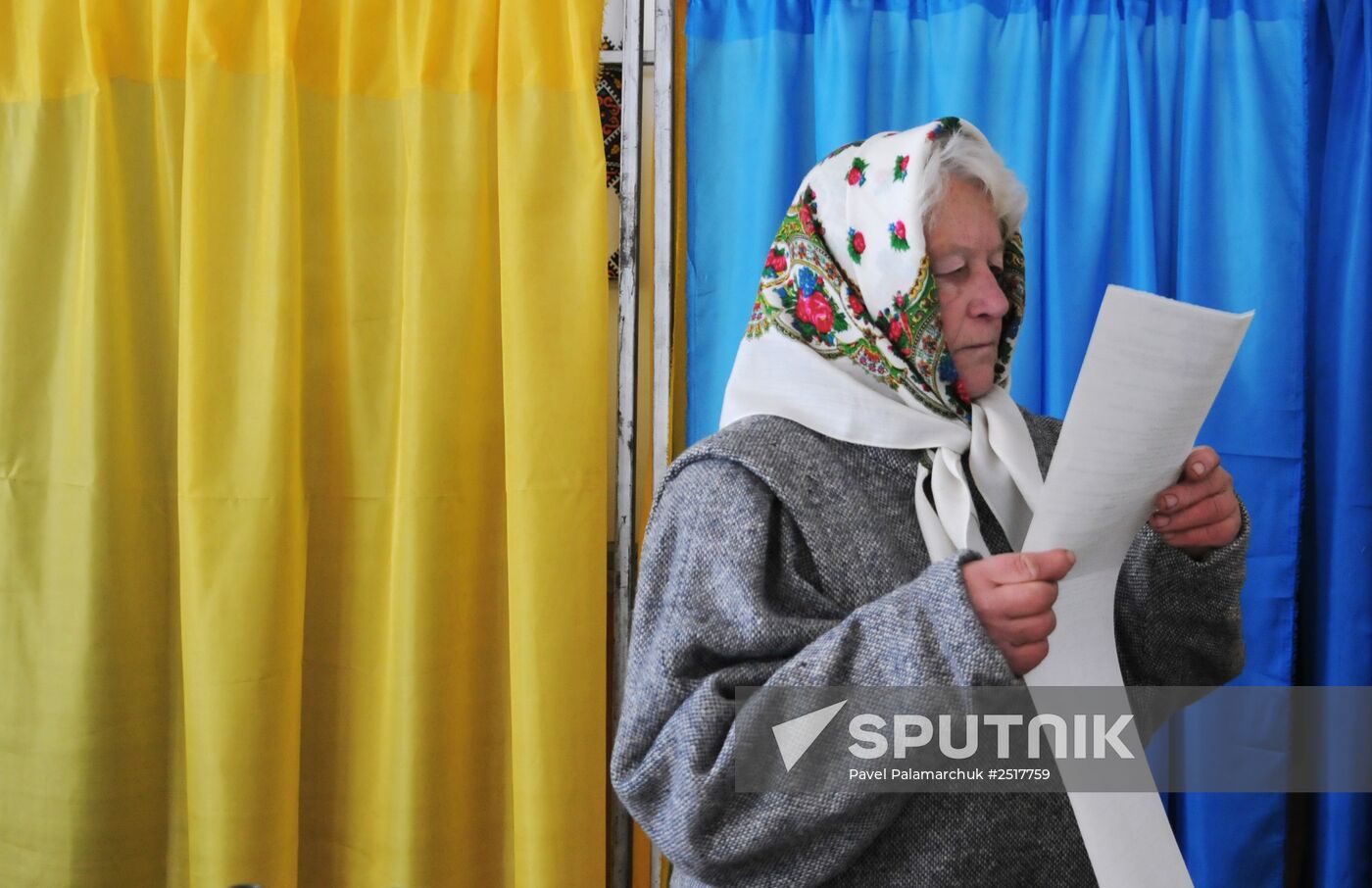 Ukraine votes in early parliamentary election