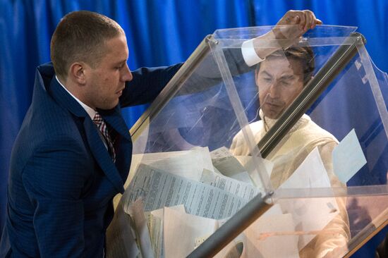 Counting ballots during election to Ukraine's Verkhovna Rada