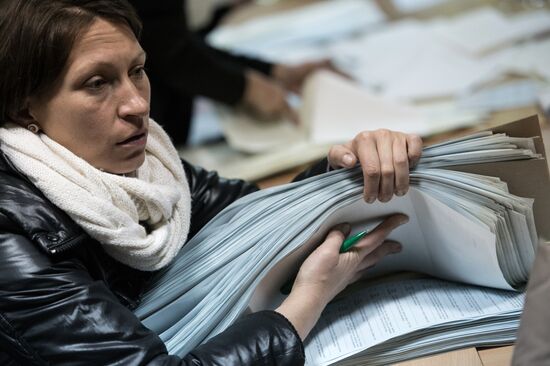 Counting ballots during election to Ukraine's Verkhovna Rada