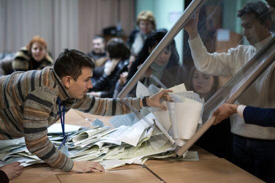 Counting ballots during election to Ukraine's Verkhovna Rada