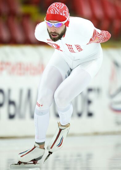 Speed skating. National qualifications