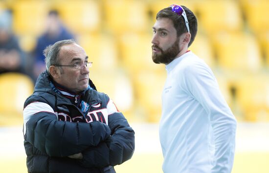 Speed skating. National qualifications