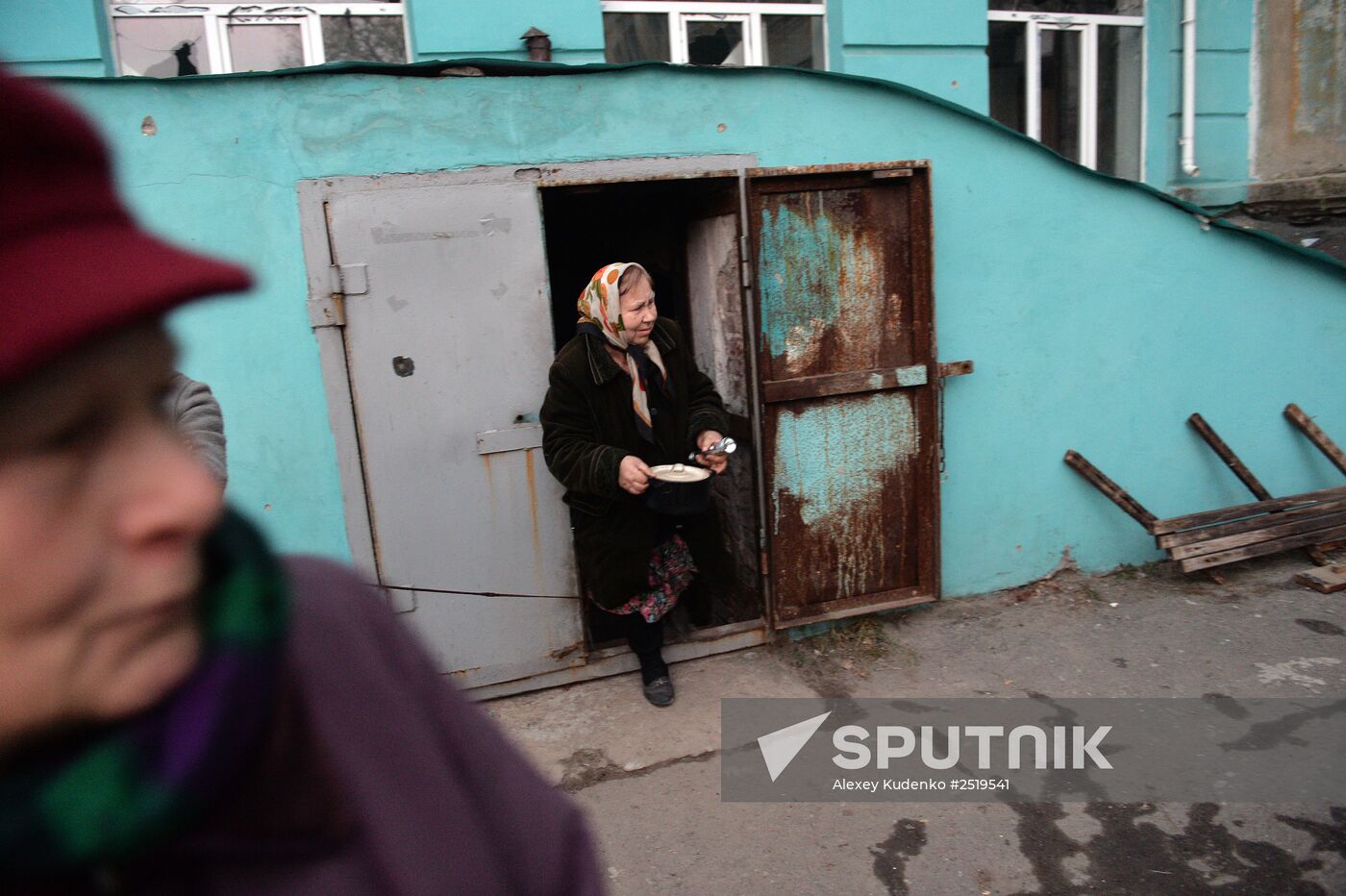 Donetsk ahead of early election of head and People's Council deputies of DPR