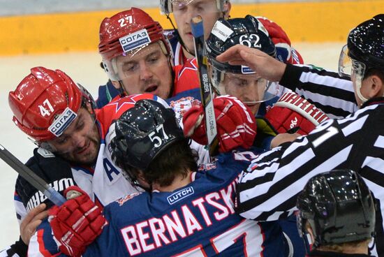 Ice hockey. KHL. Torpedo vs. CSKA