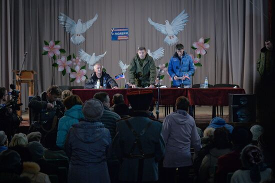 Alexander Zakharchenko visits Novoazovsk