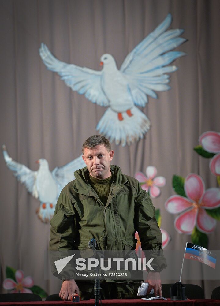 Alexander Zakharchenko visits Novoazovsk