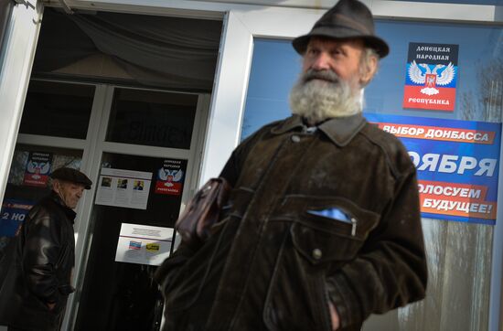 Alexander Zakharchenko visits Novoazovsk