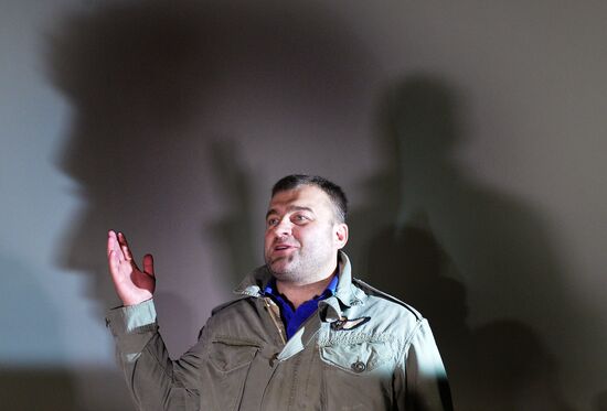 Actor Mikhail Porechenko visits Donetsk