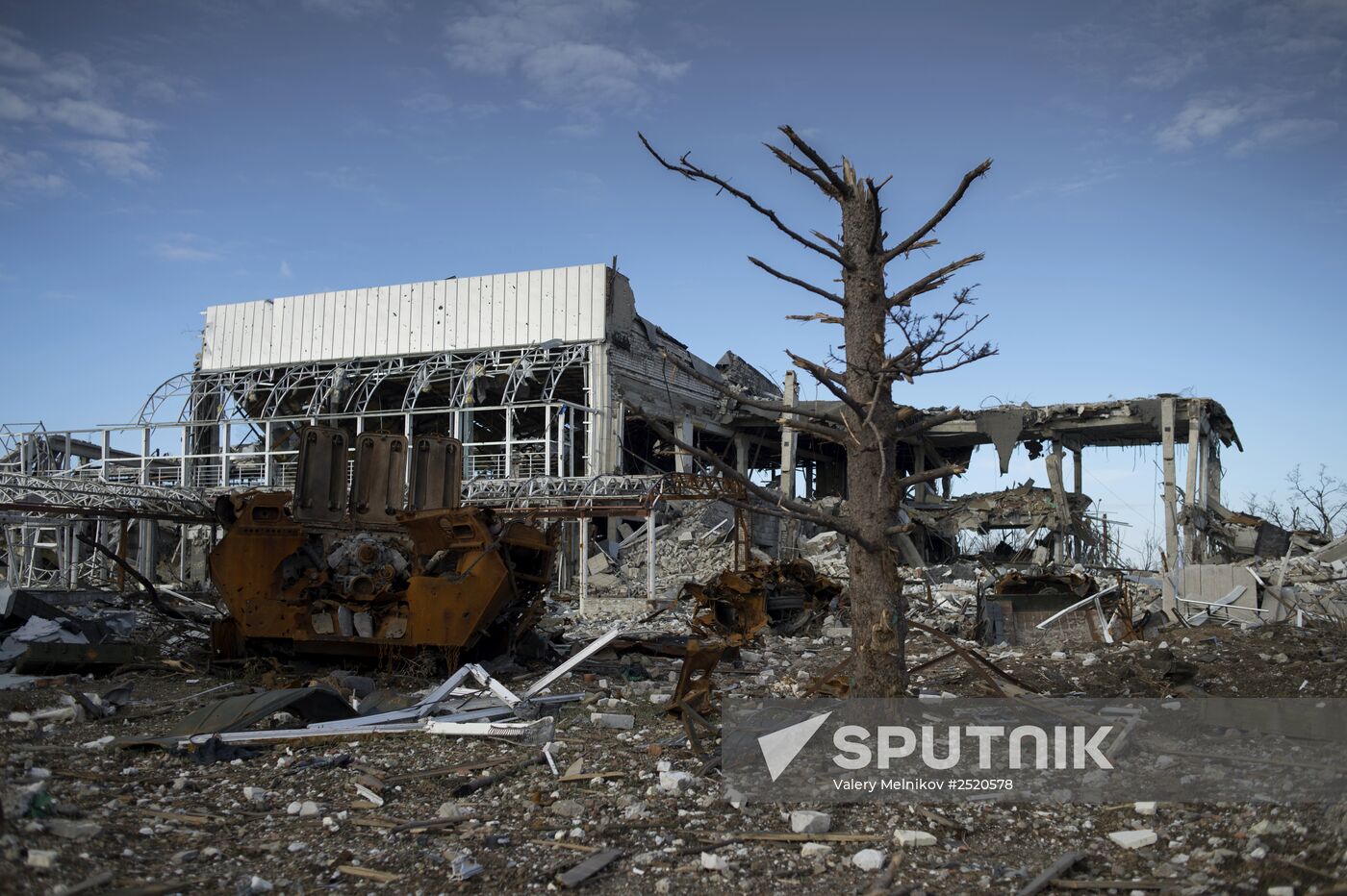 Lugansk airport in ruins