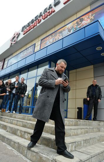 Actor Mikhail Porechenkov visits Donetsk