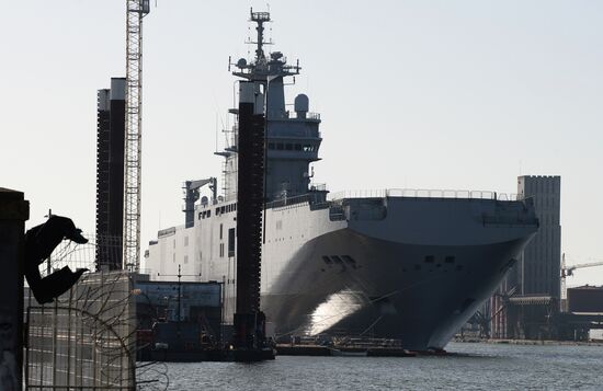 Vladivostok amphibious assault ship of the French Mistral class in the docks of SNX France