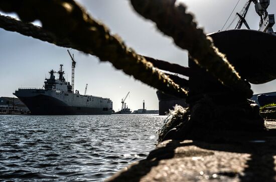 Vladivostok amphibious assault ship of the French Mistral class in the docks of SNX France