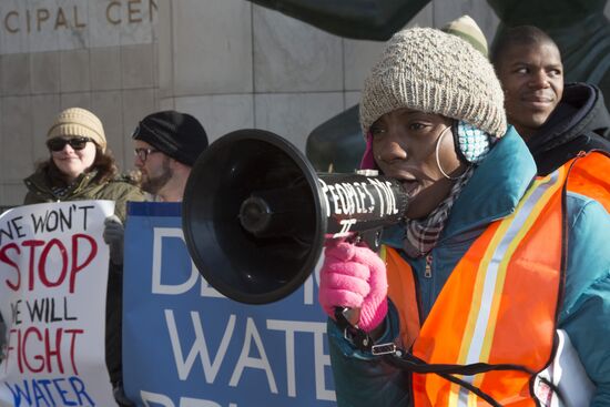 Detroit residents protest against water shutoffs