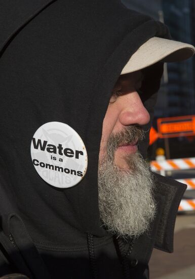 Detroit residents protest against water shutoffs