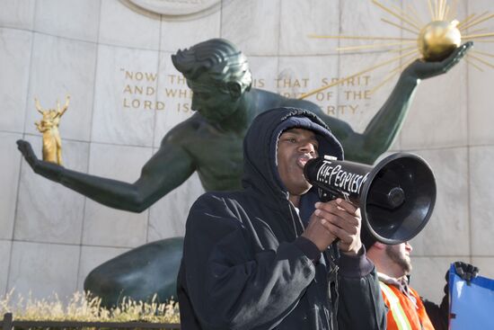 Detroit residents protest against water shutoffs