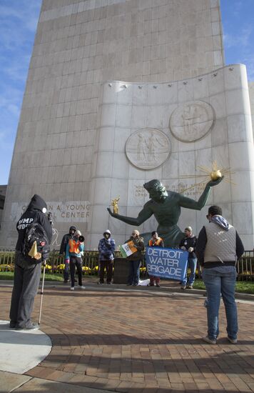Detroit residents protest against water shutoffs