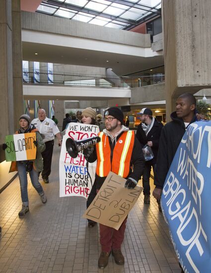 Detroit residents protest against water shutoffs