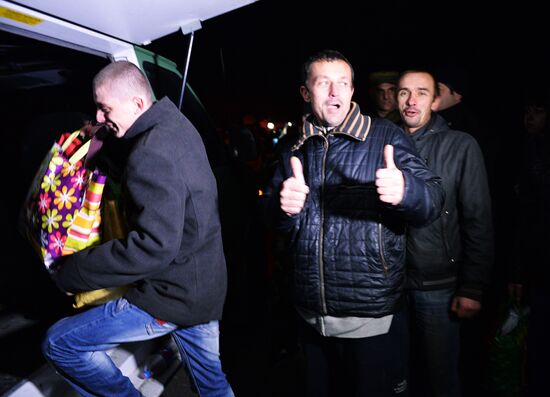 Prisoners of war exchanged in Donetsk suburb