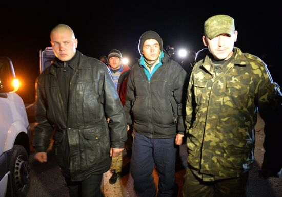 Prisoners of war exchanged in Donetsk suburb