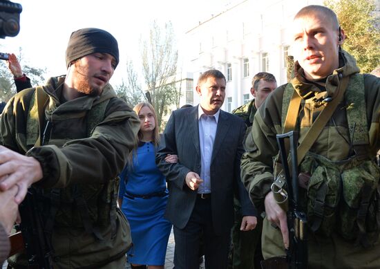 Elections for regional leader and parliament in Donetsk People's Republic