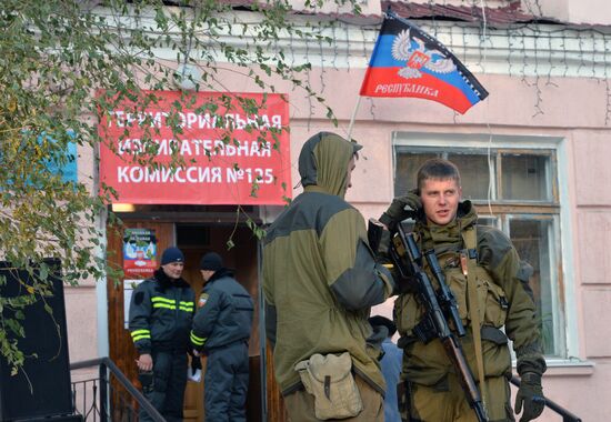 Elections for regional leader and parliament in Donetsk People's Republic