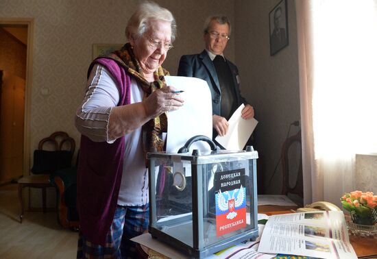 Elections for regional leader and parliament in Donetsk People's Republic