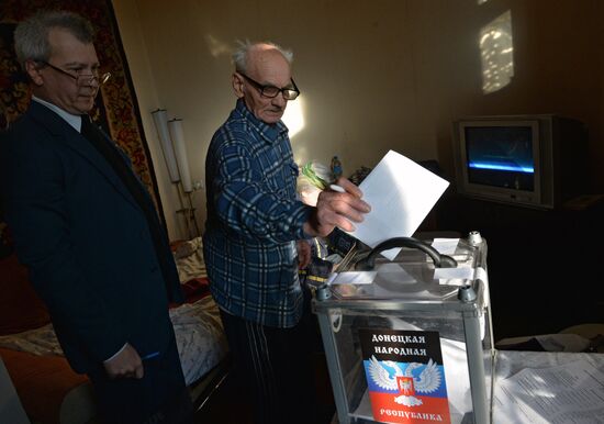 Elections for regional leader and parliament in Donetsk People's Republic