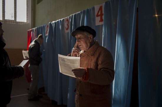 Elections for regional leader and parliament in Luhansk People's Republic