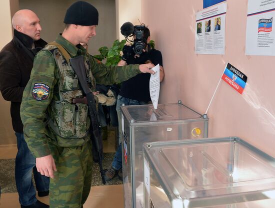 Elections for regional leader and parliament in Donetsk People's Republic