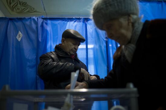 Elections for regional leader and parliament in Luhansk People's Republic