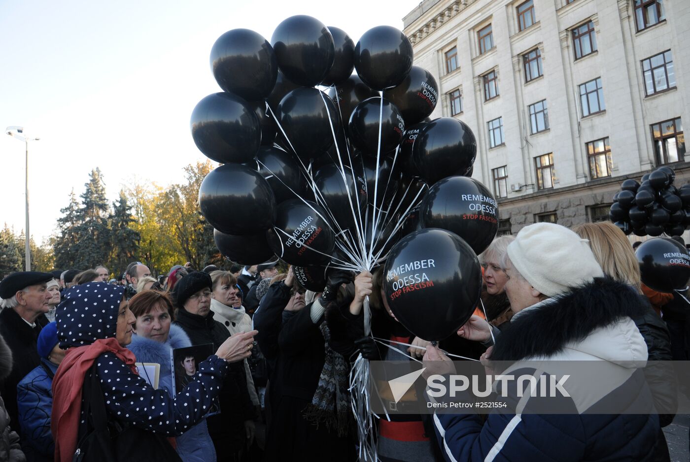 Mourning activities by Odessa's Trade Union House