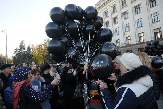 Mourning activities by Odessa's Trade Union House