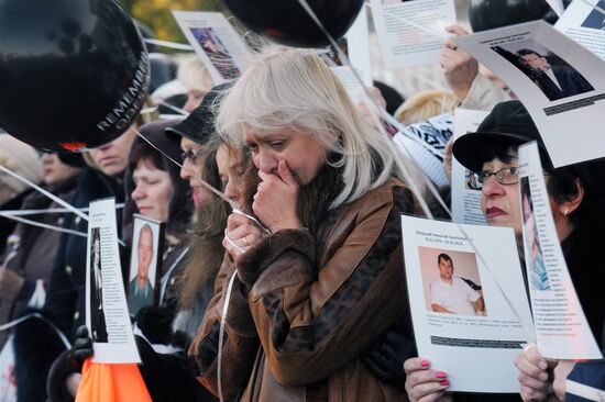 Mourning activities by Odessa's Trade Union House