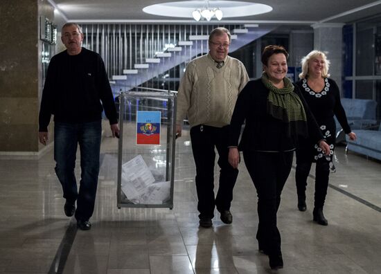 Votes counted at elections in the Luhansk People's Republic