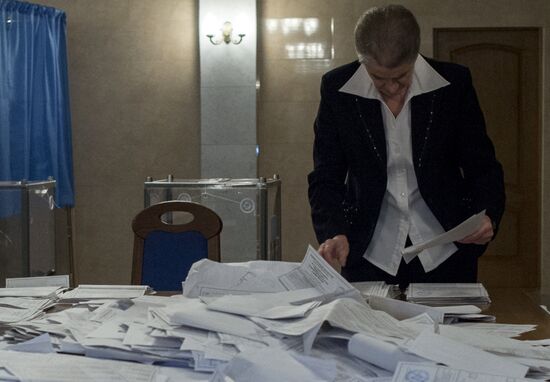 Votes counted at elections in the Luhansk People's Republic