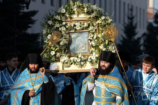 Sacred procession marks Day of Kazan Icon of Mother of God