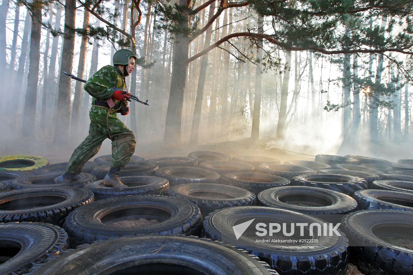 Belarus special forces soldiers take maroon beret test